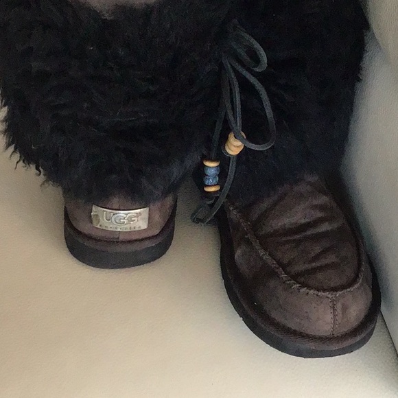 Size 9 furry uggs - Picture 3 of 6